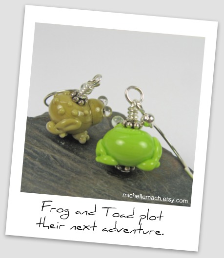 Frog and Toad Earrings by michellemach.etsy.como