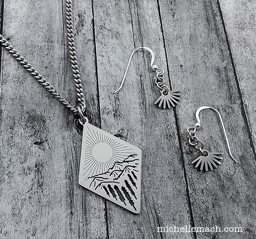 Mountain steel necklace and earrings set